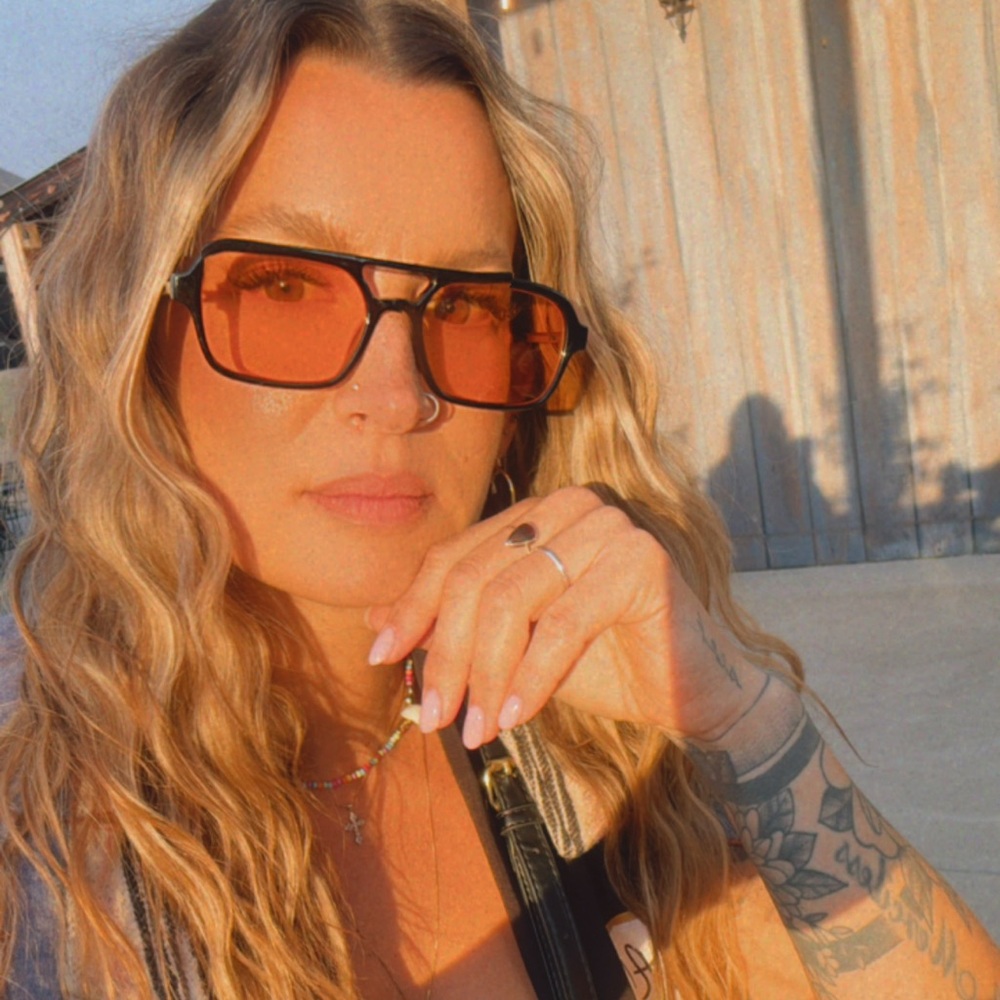 Meet your Posher, Alaine